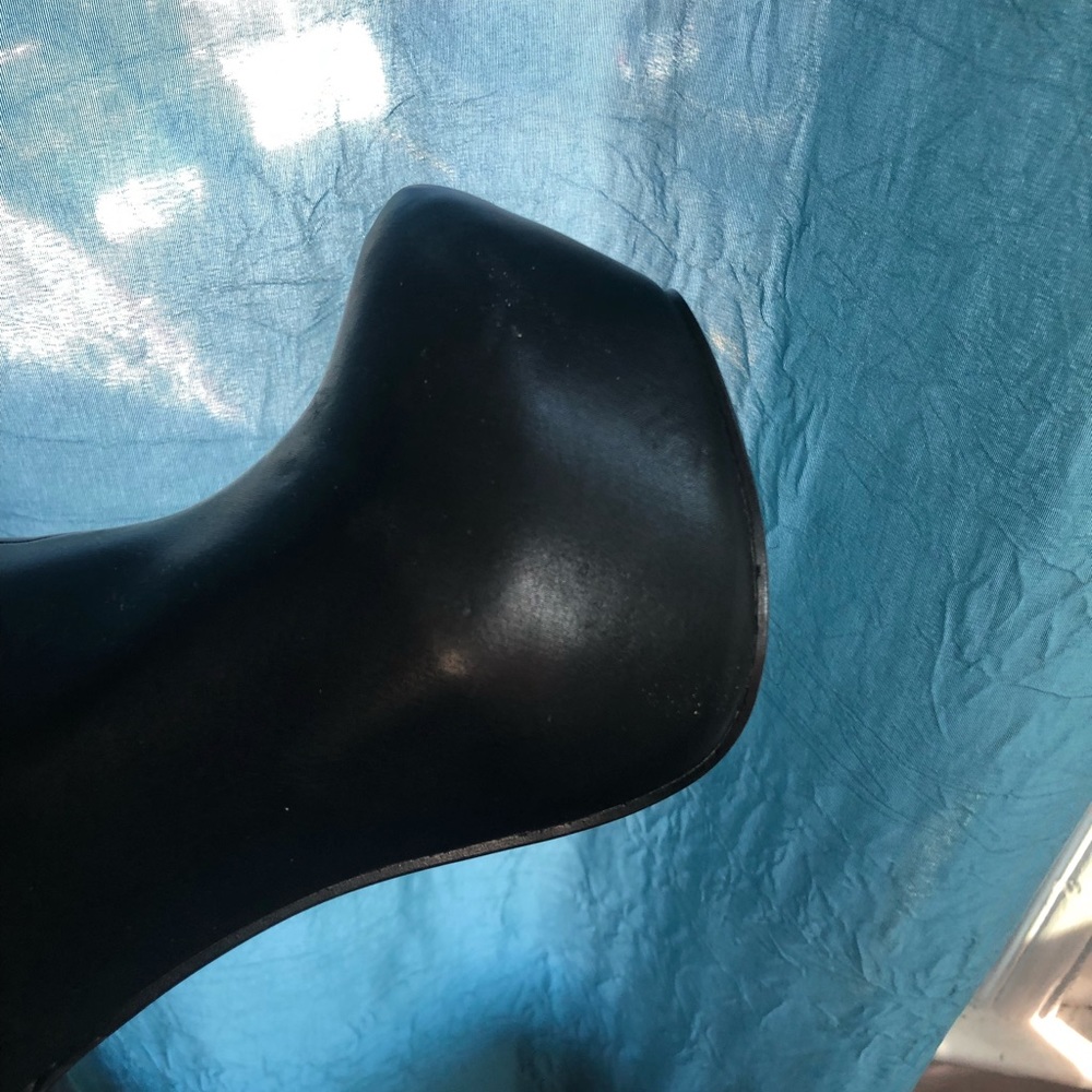 SCENE♠️Chain Heels - sexy, sensuous and solid. 8.5 - Picture 3 of 5